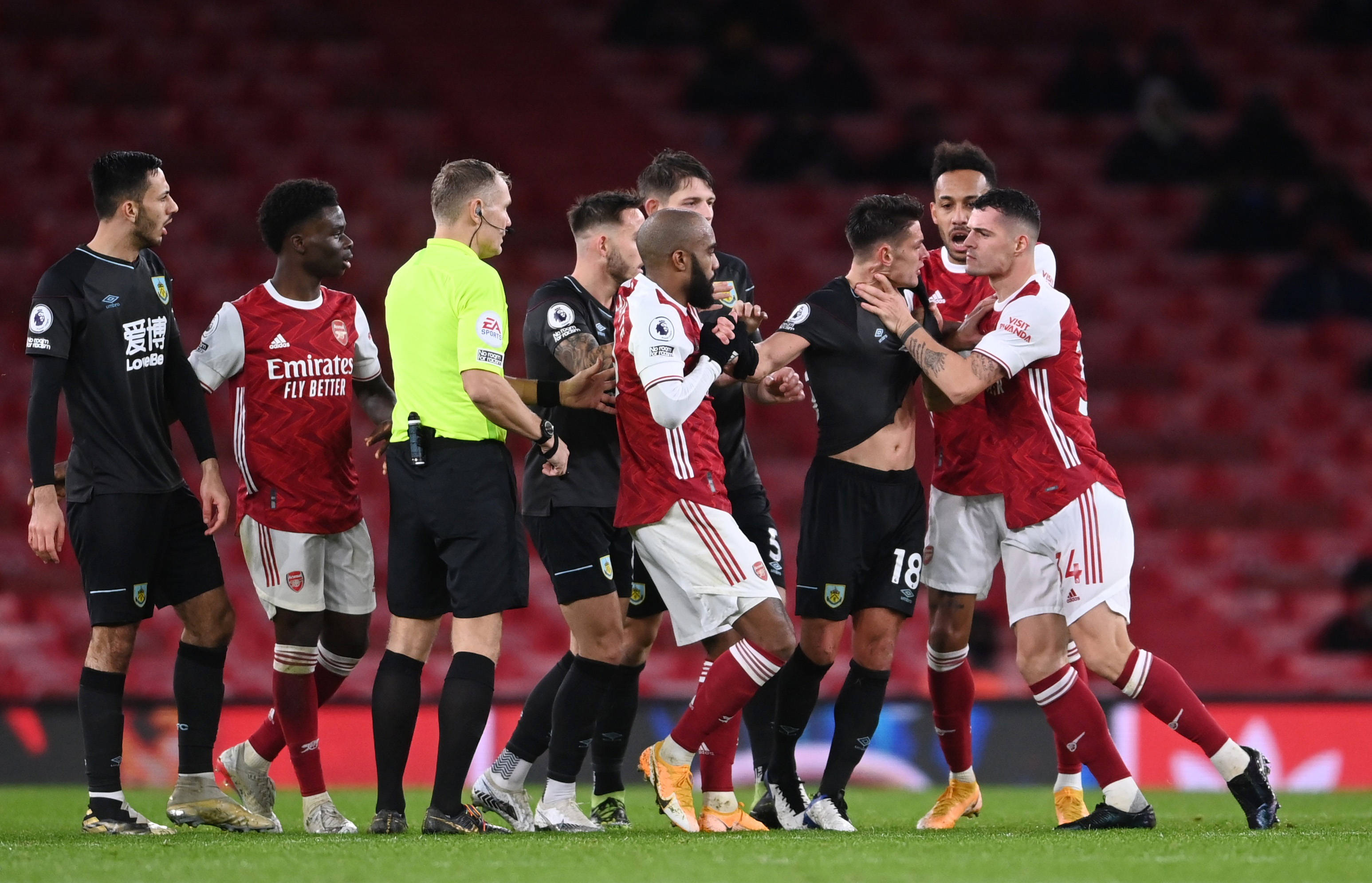 迫使中锋上 迫使中锋上